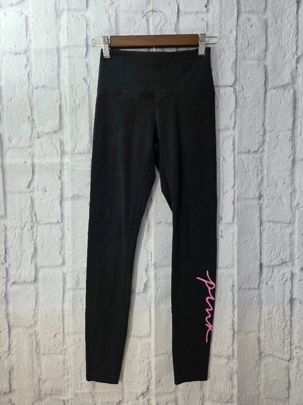 PINK Victoria's Secret Extra Small Black Pink Logo Mid Rise Leggings (Flaw)